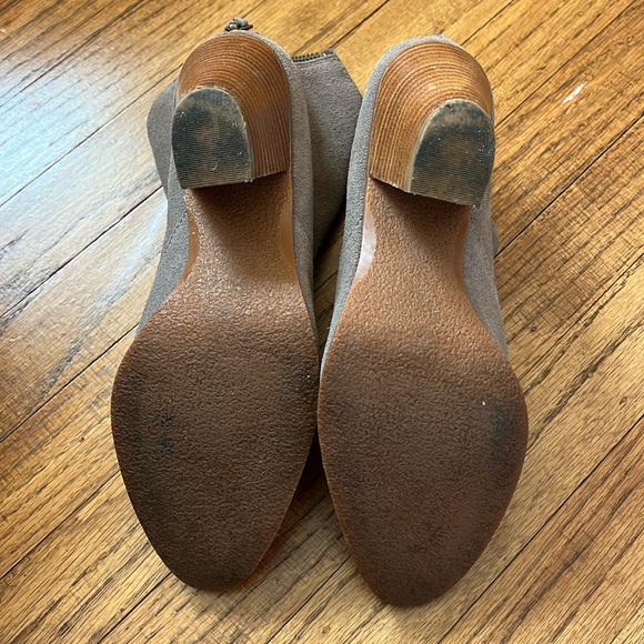 Tesori Suede Leather Block Heeled Short Boots - Picture 7 of 7